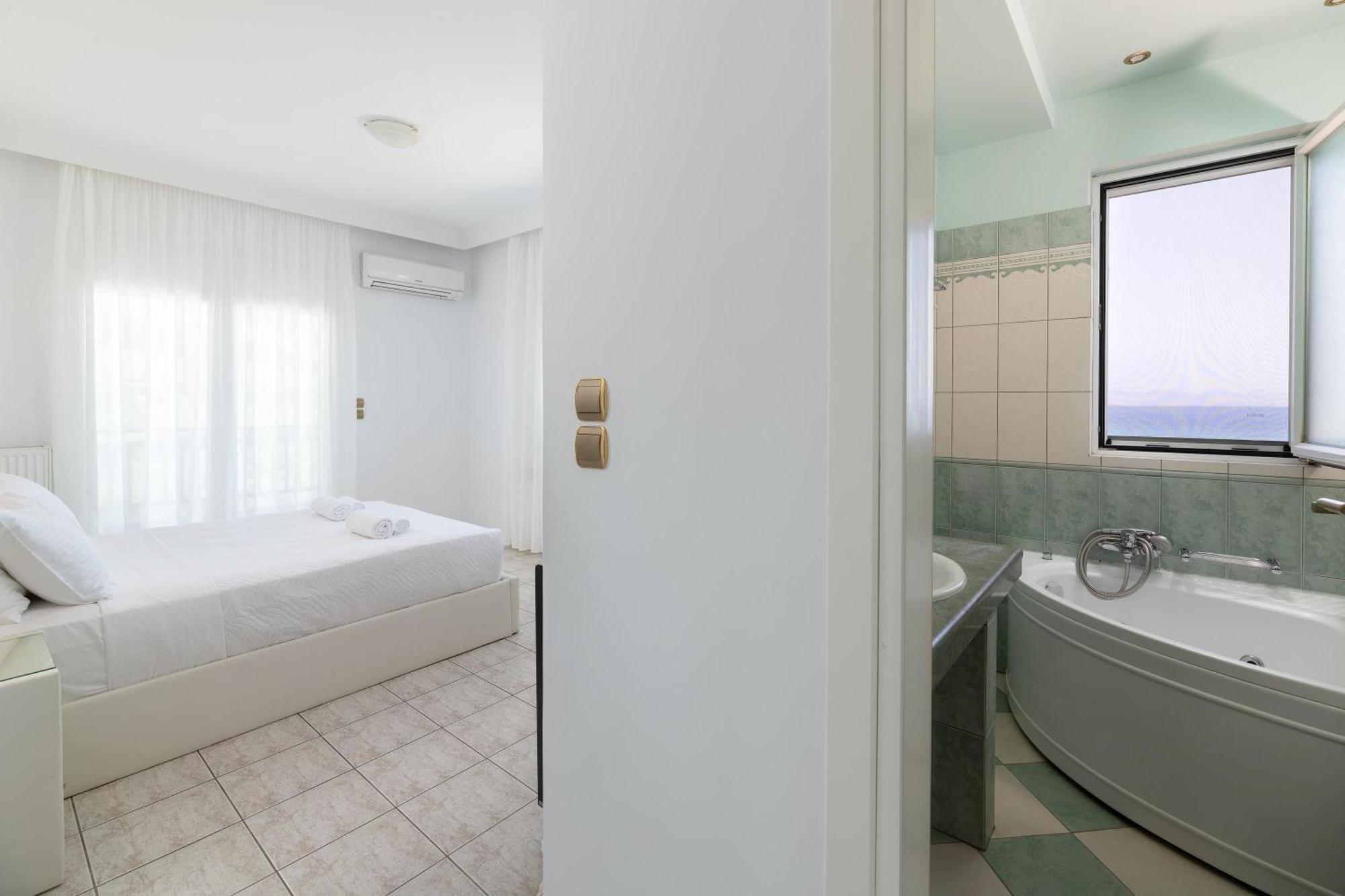 White&Blue Luxury Suites إياليسوس المظهر الخارجي الصورة